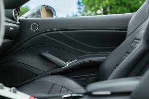 Bild 47/50 von Ferrari California T (2014)