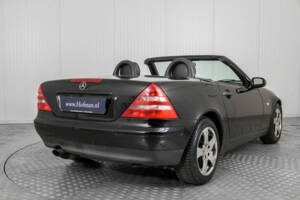 Image 23/45 of Mercedes-Benz SLK 200 (1999)