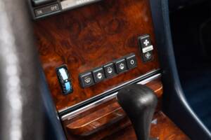Image 16/35 de Mercedes-Benz 500 SL (1984)