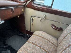 Image 20/82 of Packard Deluxe (1950)