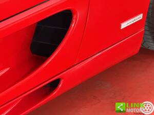 Image 20/34 of Ferrari F 355 F1 GTS (1996)