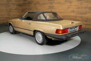 Image 12/19 of Mercedes-Benz 560 SL (1988)