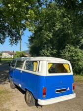 Image 5/20 of Volkswagen T2b Kombi (1974)