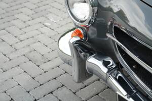 Image 38/50 de Mercedes-Benz 190 SL (1961)