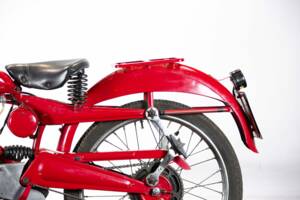 Immagine 20/50 di Moto Guzzi Motoleggera 65 (1951)