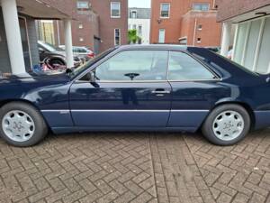 Immagine 3/14 di Mercedes-Benz 230 CE (1992)