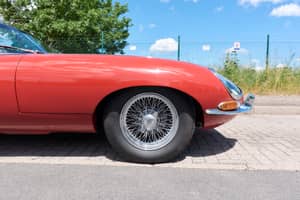 Image 9/80 of Jaguar E-Type 4.2 (1966)