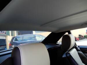 Image 32/35 of Mercedes-Benz SL 500 (2000)