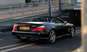 Image 3/33 de Mercedes-Benz SL 63 AMG (2012)