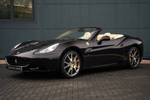 Imagen 4/50 de Ferrari California (2011)