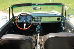 Image 3/24 of Alfa Romeo 1600 Spider (1976)