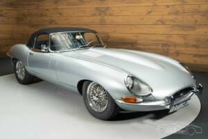Image 3/19 of Jaguar E-Type 3.8 (1961)