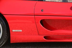 Bild 32/50 von Ferrari F 355 Berlinetta (1996)