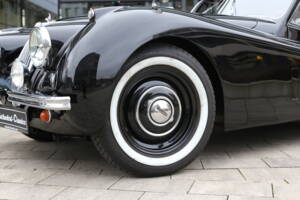 Image 2/40 de Jaguar XK 120 DHC (1953)