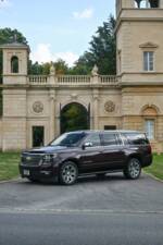 Image 12/50 of Chevrolet Suburban (2017)