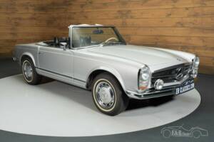 Image 18/19 of Mercedes-Benz 280 SL (1968)