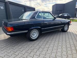 Image 5/7 of Mercedes-Benz 380 SL (1985)