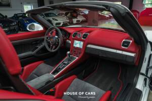 Image 18/25 of Porsche Boxster Spyder (2016)
