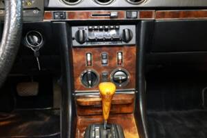 Image 29/50 of Mercedes-Benz 500 SL (1983)