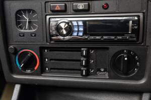 Afbeelding 13/48 van BMW 325i (1990)