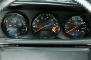 Image 15/30 de Porsche 911 Speedster 3.2 (1989)