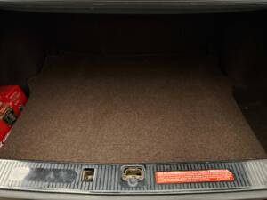 Image 17/18 of Mercedes-Benz 500 SE (1985)