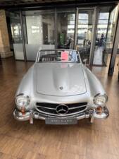Image 2/17 of Mercedes-Benz 190 SL (1961)