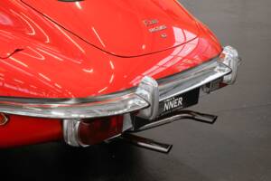 Bild 39/44 von Jaguar E-Type (2+2) (1969)