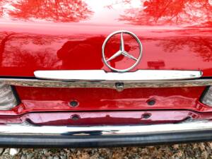 Image 33/177 de Mercedes-Benz 350 SL (1974)