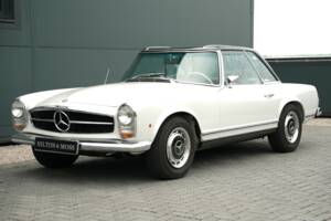 Image 22/50 de Mercedes-Benz 280 SL (1968)