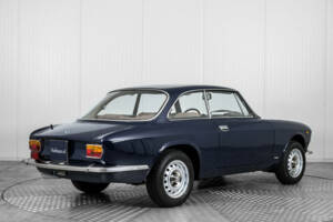 Bild 2/50 von Alfa Romeo Giulia GT 1300 Junior (1976)