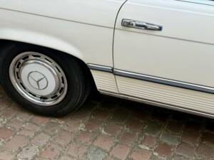 Image 23/50 of Mercedes-Benz 280 SL (1984)