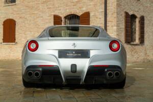 Image 8/50 of Ferrari F12berlinetta (2013)