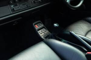 Image 37/46 de Porsche 911 Targa (1997)