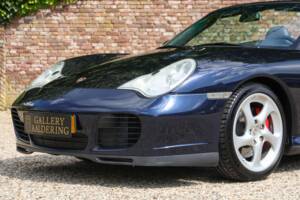 Image 31/50 of Porsche 911 Carrera 4S (2004)