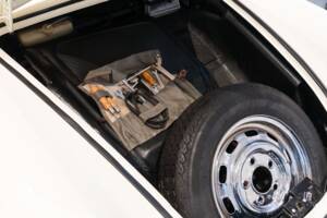 Image 34/42 of Porsche 356 C Carrera 2/2000 GS (1963)