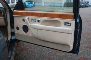 Bild 81/86 von Bentley Continental R (1997)