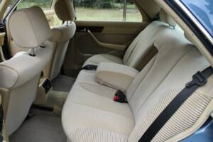 Image 22/51 de Mercedes-Benz 500 SE (1984)