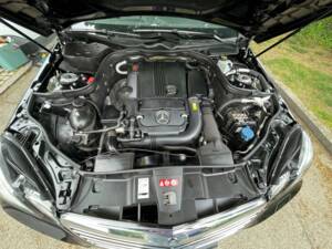 Bild 5/16 von Mercedes-Benz E 200 Kompressor T (2011)