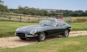 Image 1/25 de Jaguar Type E 4.2 (1964)