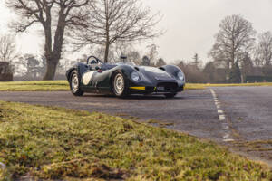 Image 18/34 of Lister Knobbly (2021)
