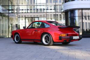 Afbeelding 35/50 van Porsche 911 Carrera 3.2 (1988)