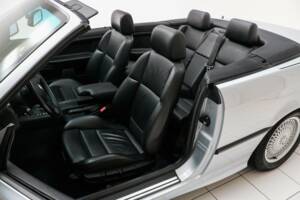Imagen 9/28 de BMW 325i (1994)