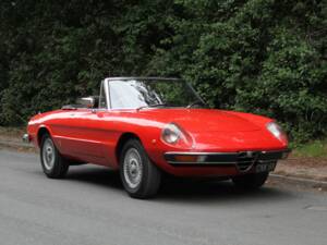 Image 1/20 de Alfa Romeo Spider Veloce 2000 (1972)