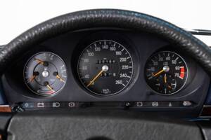 Image 14/35 de Mercedes-Benz 500 SL (1984)