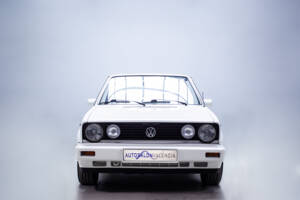 Imagen 3/39 de Volkswagen Golf Mk I Convertible 1.8 (1994)
