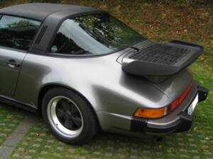 Image 7/7 of Porsche 911 Carrera 3.2 (1989)