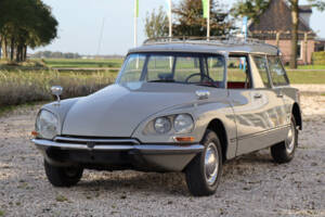 Image 3/50 of Citroën ID 21 Break (1967)