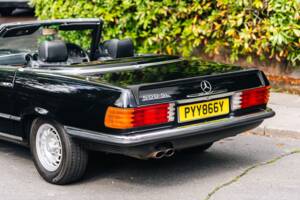 Image 9/30 de Mercedes-Benz 500 SL (1983)
