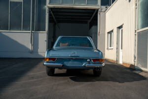 Image 24/99 of Mercedes-Benz 280 SL (1971)